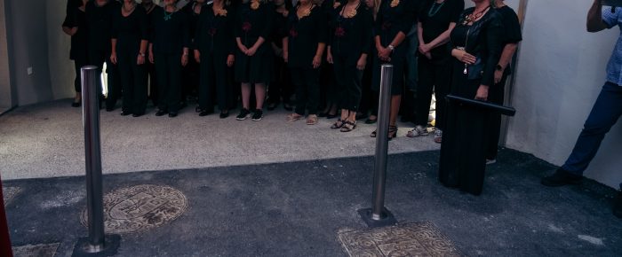 S pesmijo ob otvoritvi Mitnice v Senožečah